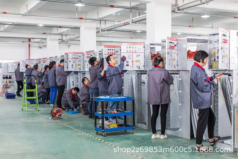 常用的万能式断路器的结构、区别和工作原理